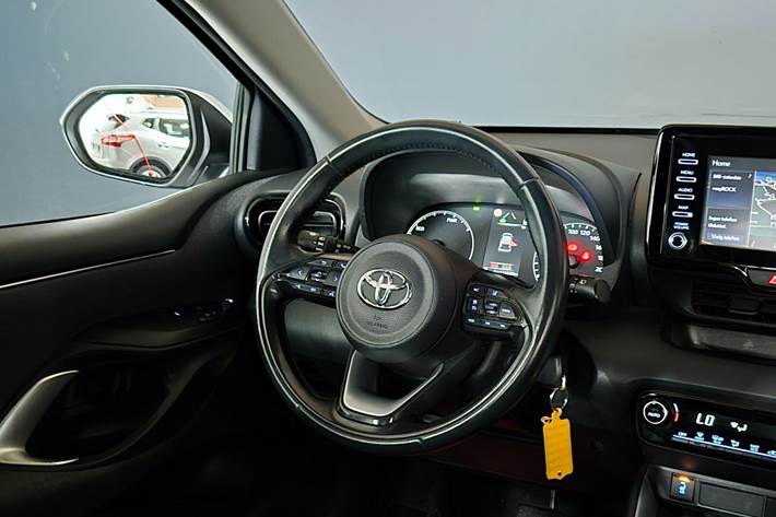 Hvid Toyota Yaris fra 2022