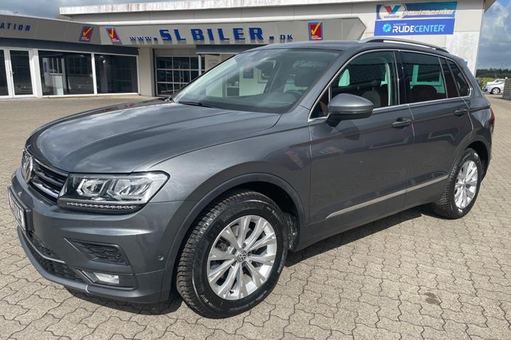 Grå VW Tiguan fra 2020 set udefra