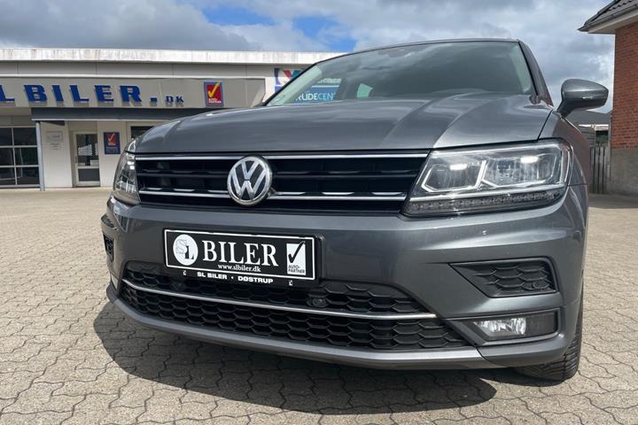 Grå VW Tiguan fra 2020