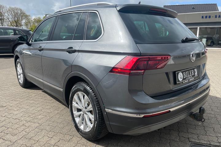 Grå VW Tiguan fra 2020