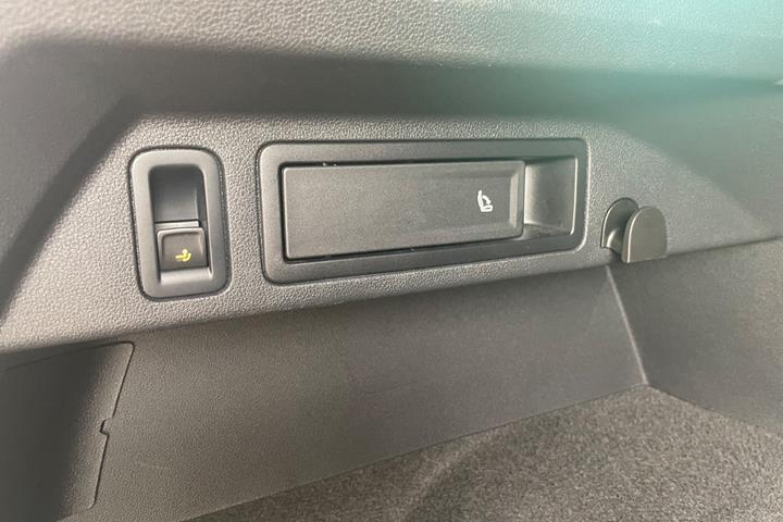 Grå VW Tiguan fra 2020