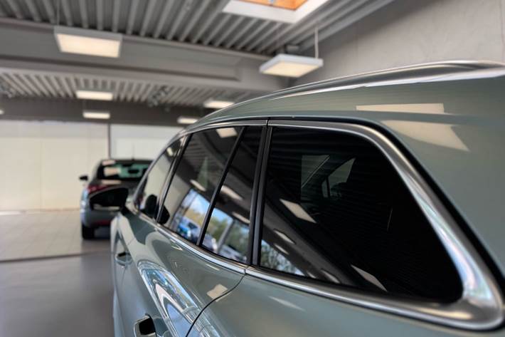 Grå Skoda Enyaq fra 2023