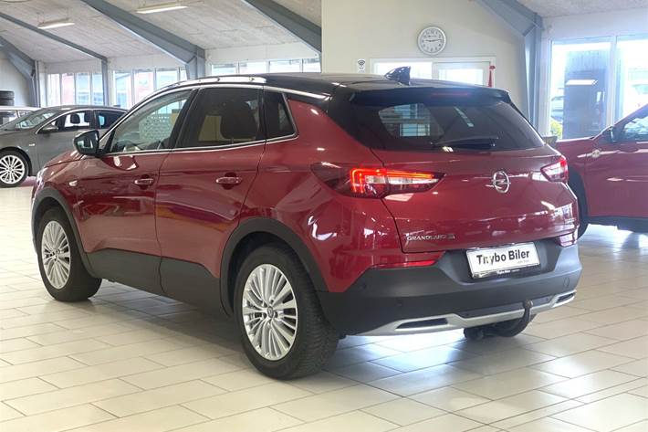 Rød Opel Grandland X fra 2019