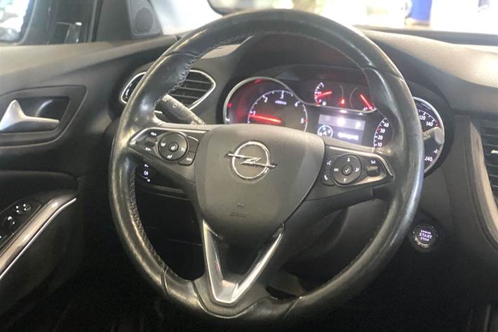 Rød Opel Grandland X fra 2019