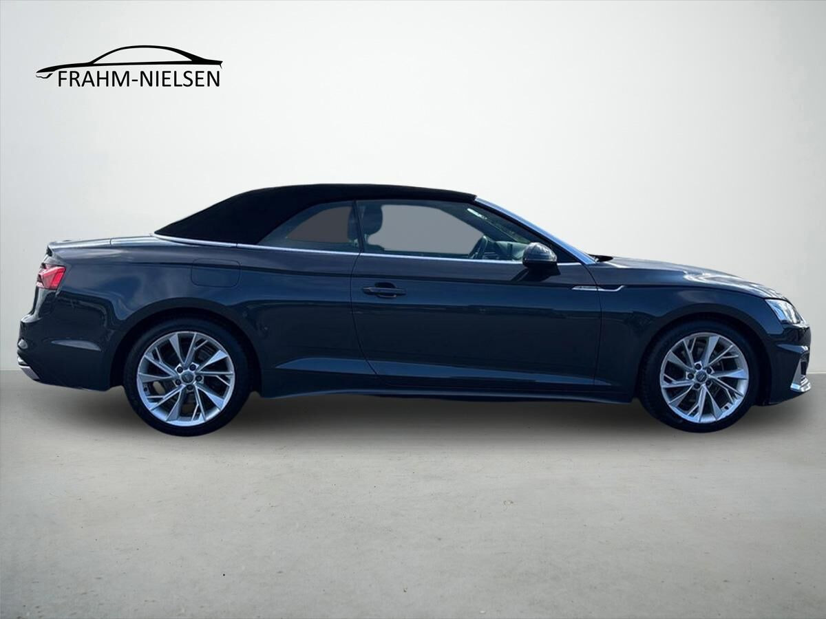 Grå Audi A5 fra 2020