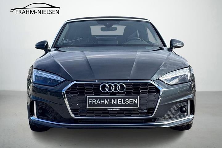 Grå Audi A5 fra 2020