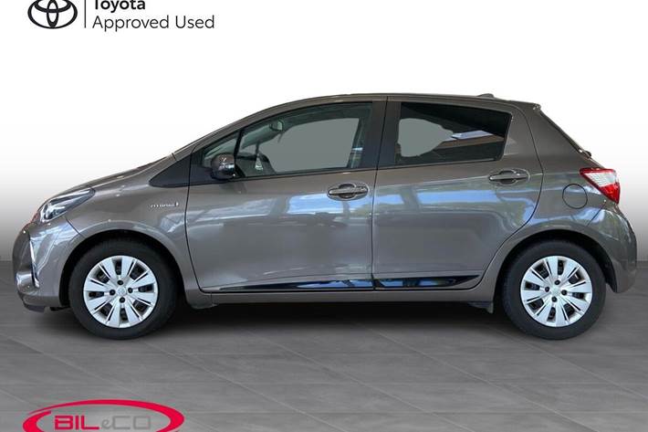 Bronze Toyota Yaris fra 2019