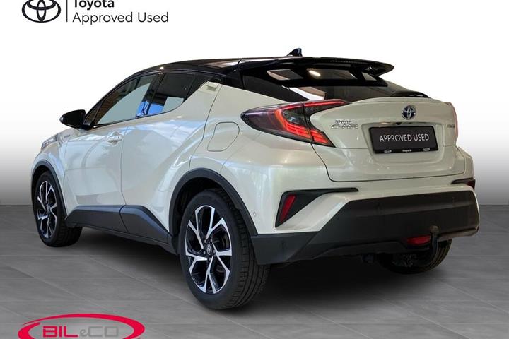 Hvid Toyota C-HR fra 2018