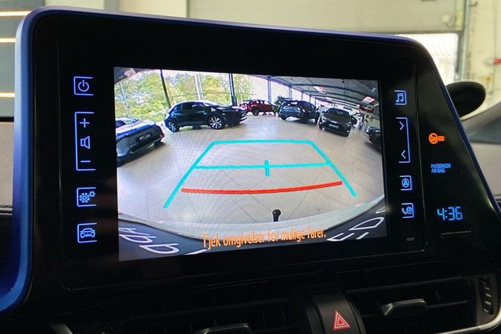 Hvid Toyota C-HR fra 2018