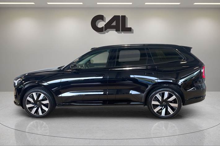Sort Volvo EX90 fra 2025