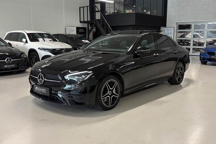 Sort Mercedes E300 e fra 2020 set udefra