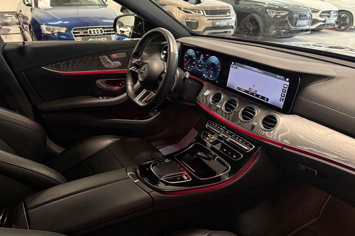 Sort Mercedes E300 e fra 2020