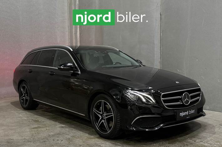 Sort Mercedes E300 d fra 2019 set udefra