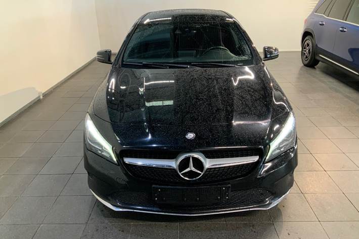 Sort Mercedes CLA220 d fra 2016