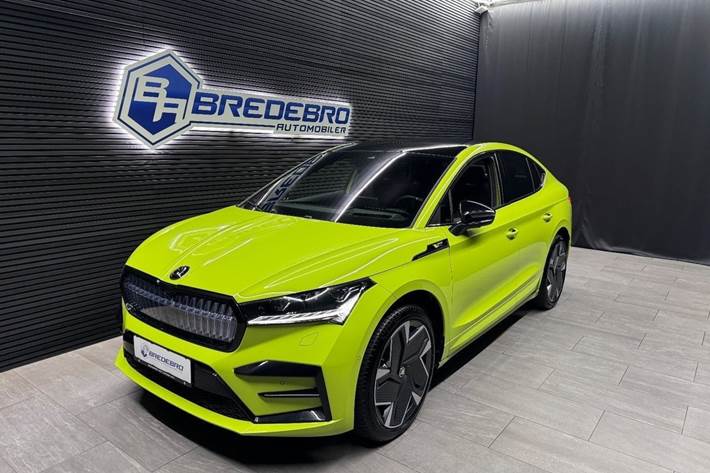Grøn Skoda Enyaq fra 2023