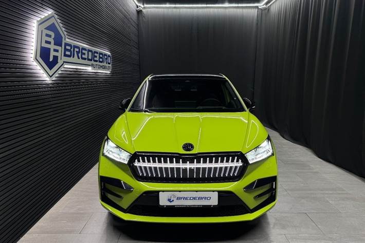 Grøn Skoda Enyaq fra 2023