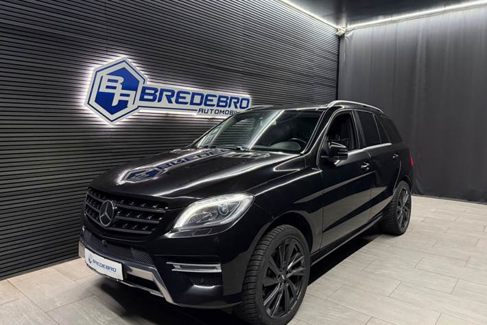 Sort Mercedes ML350 fra 2013
