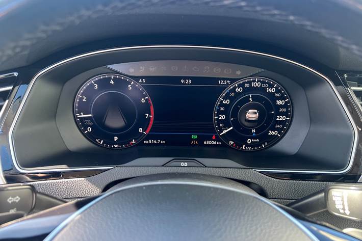 Sølv VW Passat fra 2019