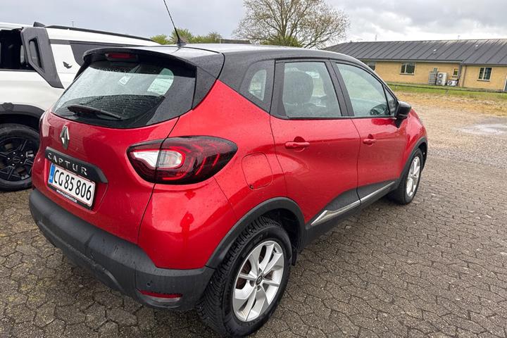 Rød Renault Captur fra 2018