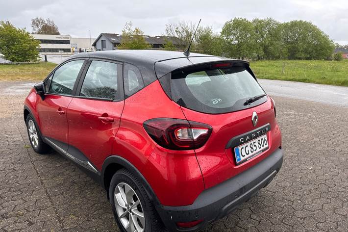 Rød Renault Captur fra 2018