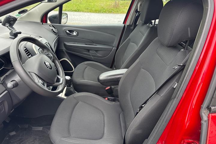 Rød Renault Captur fra 2018