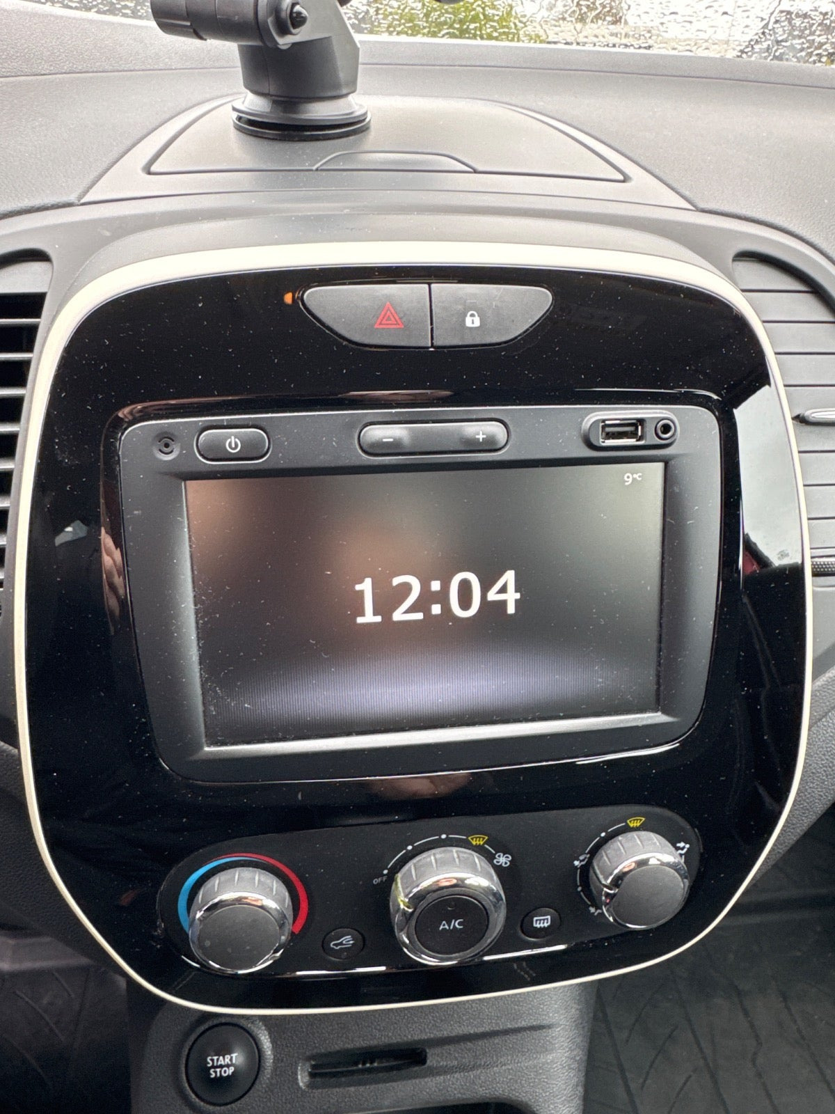 Rød Renault Captur fra 2018
