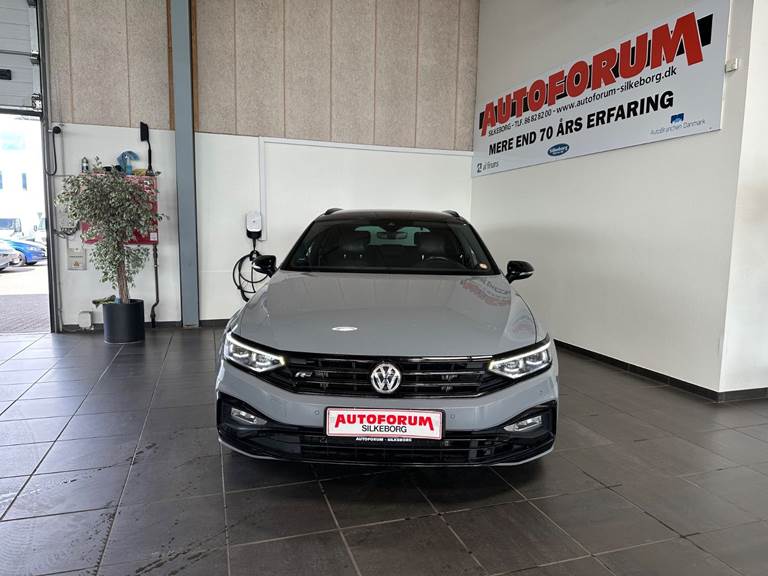 VW Passat 2,0 TSi 272 R-line Variant DSG 4Motion