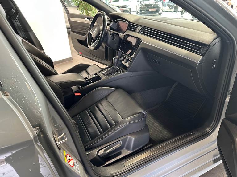 VW Passat 2,0 TSi 272 R-line Variant DSG 4Motion