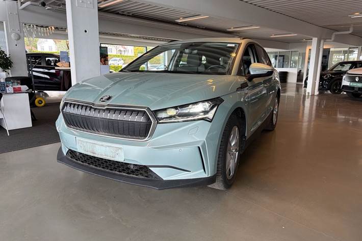 Grøn Skoda Enyaq fra 2023