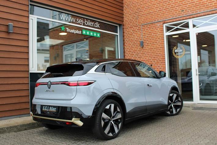 Grå Renault Megane E-Tech fra 2023