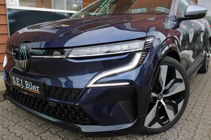 Blå Renault Megane E-Tech fra 2022