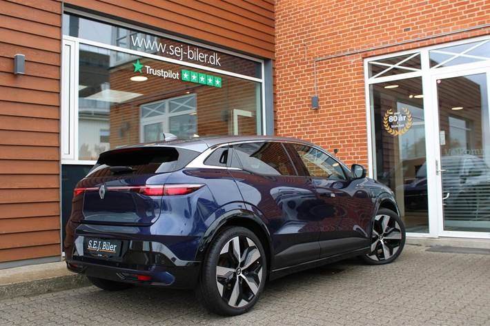 Blå Renault Megane E-Tech fra 2022