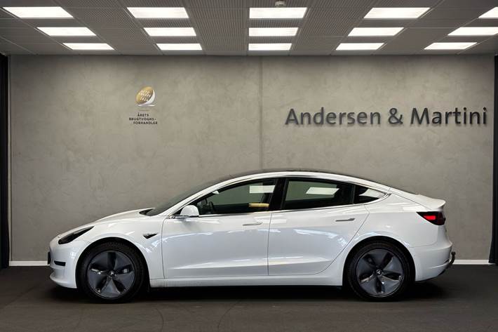 Hvid Tesla Model 3 fra 2019