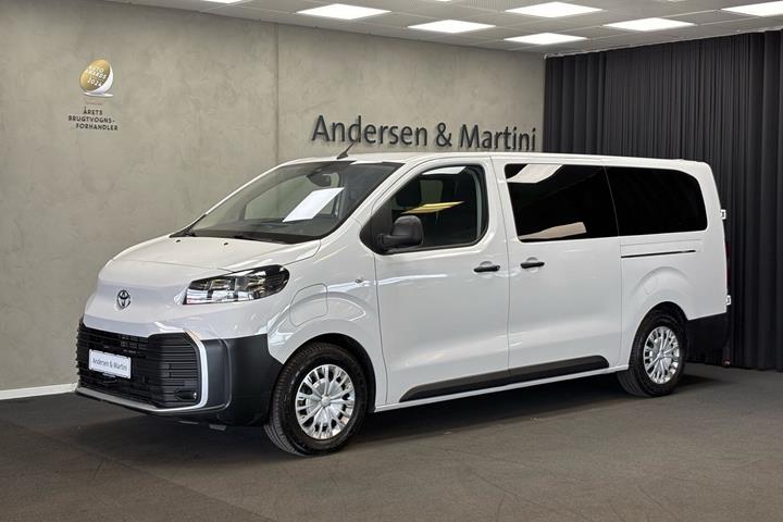 Hvid Toyota Proace Verso Electric fra 2024