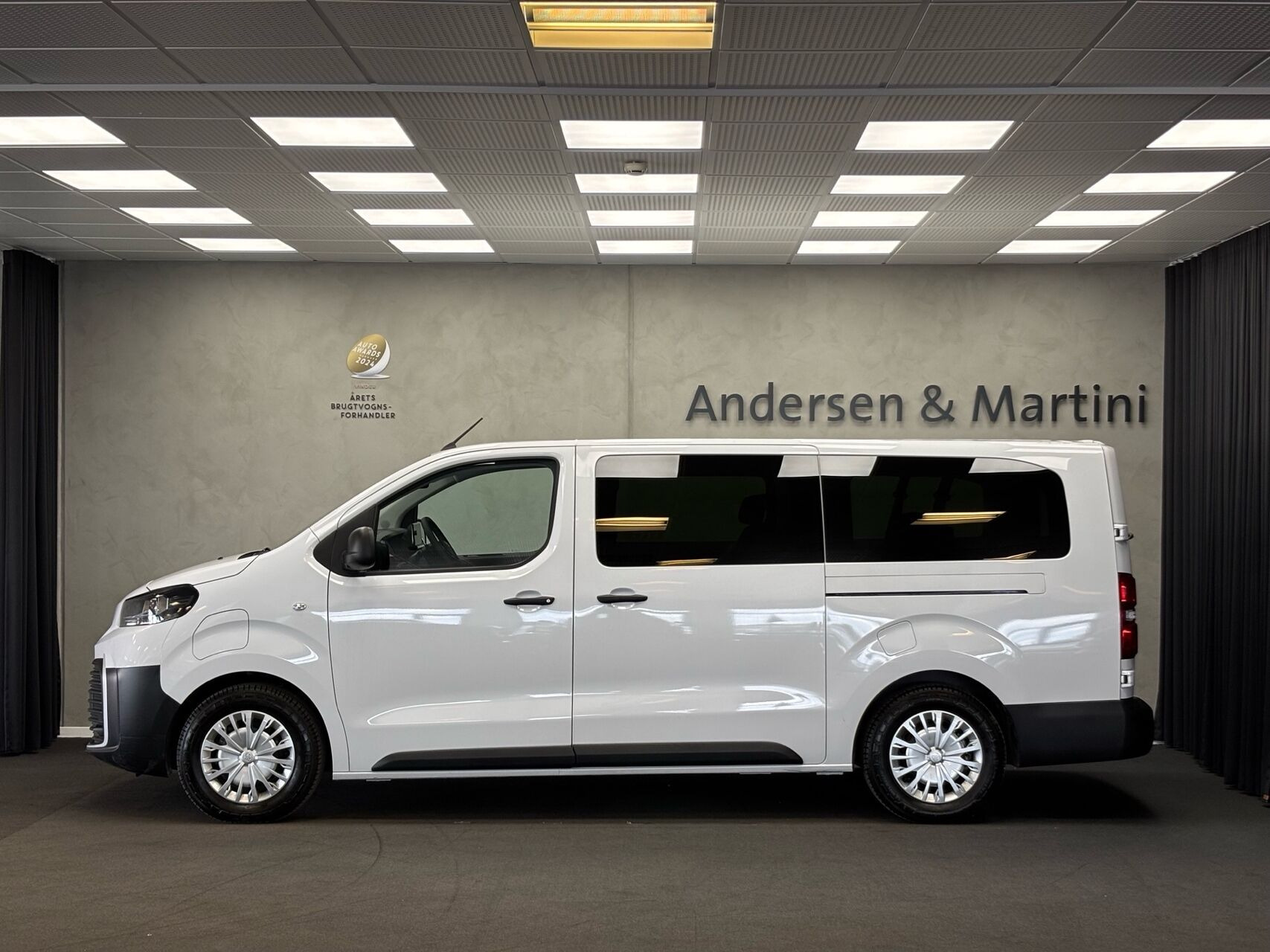Hvid Toyota Proace Verso Electric fra 2024