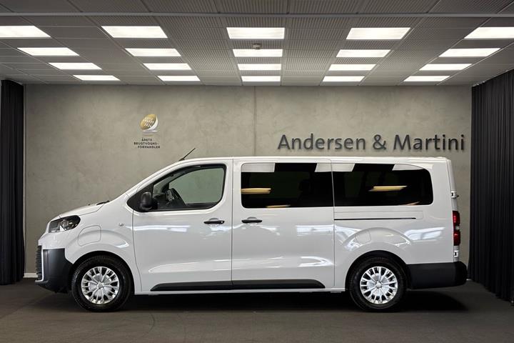 Hvid Toyota Proace Verso Electric fra 2024