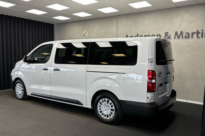 Hvid Toyota Proace Verso Electric fra 2024