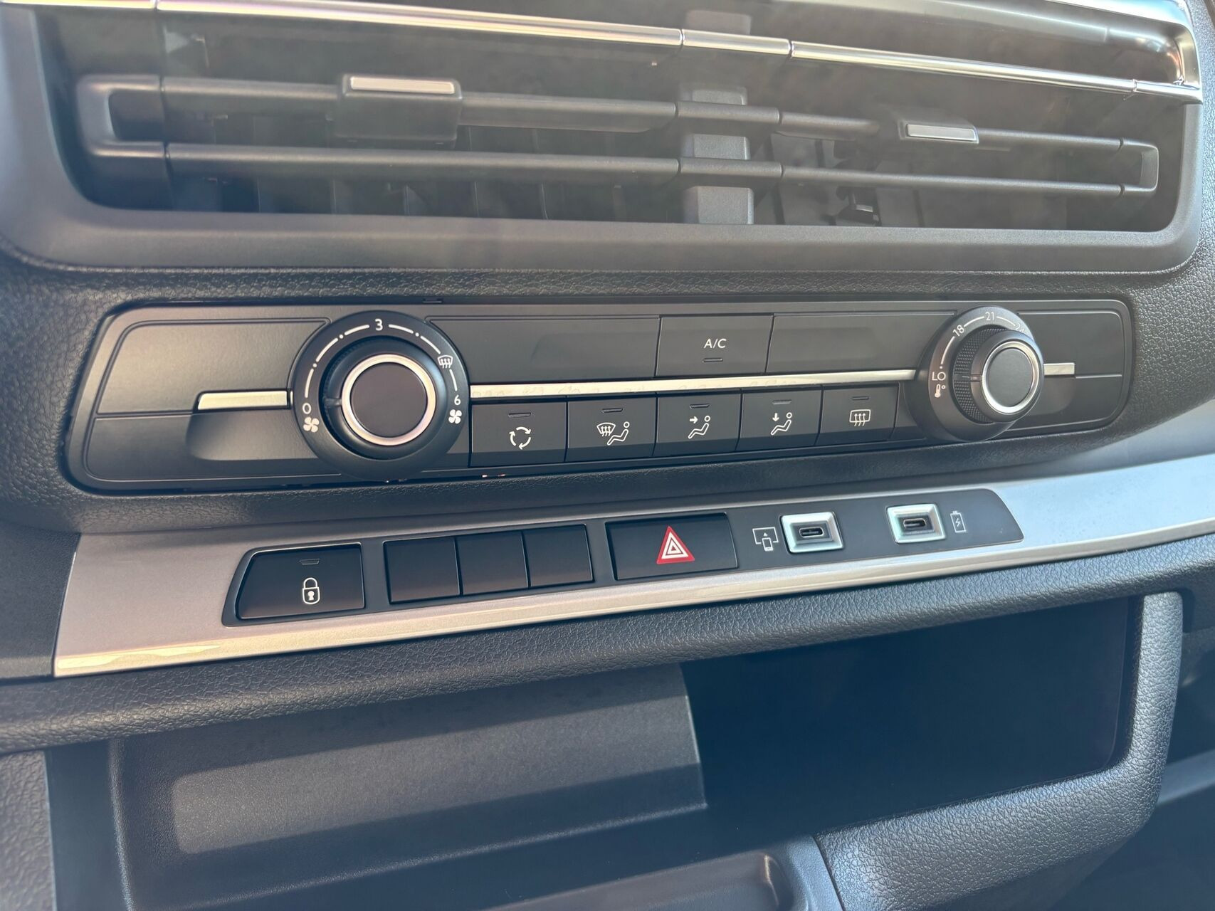 Hvid Toyota Proace Verso Electric fra 2024