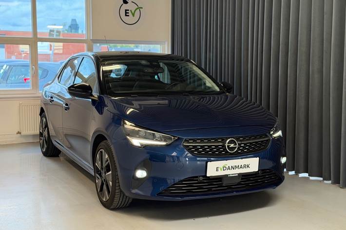 Blå Opel Corsa-e fra 2021