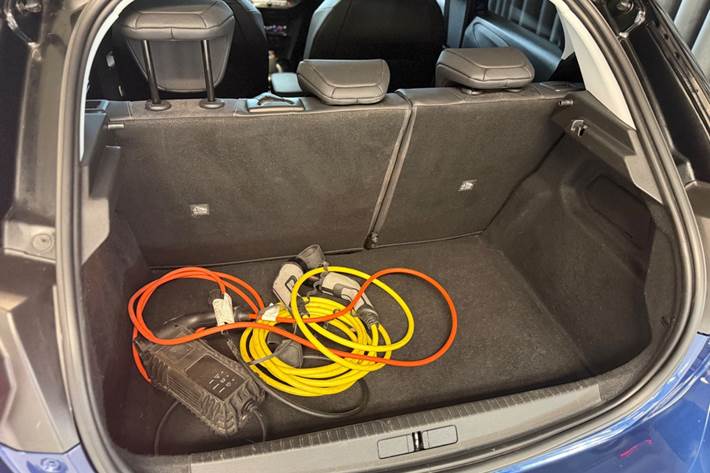 Blå Opel Corsa-e fra 2021
