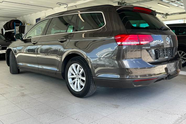 Brun VW Passat fra 2018
