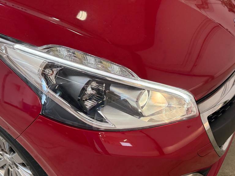 Peugeot 208 1,6 BlueHDi 100 Allure Sky