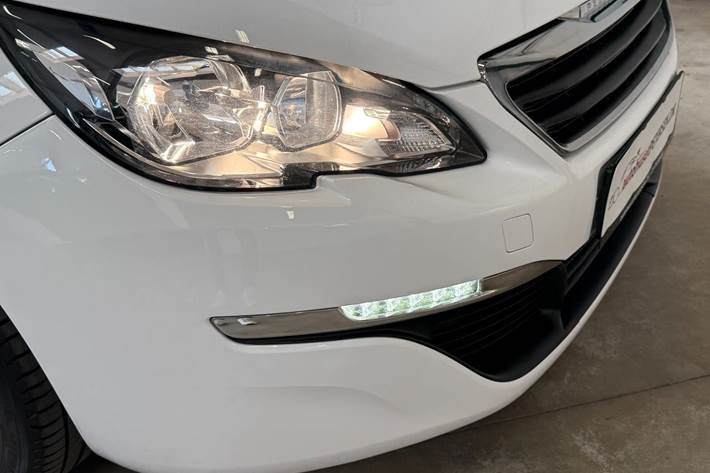 Hvid Peugeot 308 fra 2015