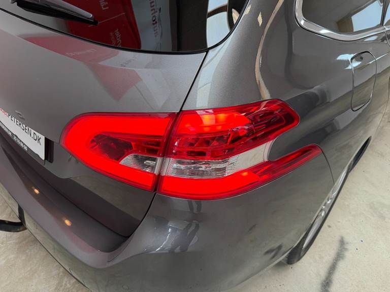 Peugeot 308 1,5 BlueHDi 130 Allure+ Sky SW