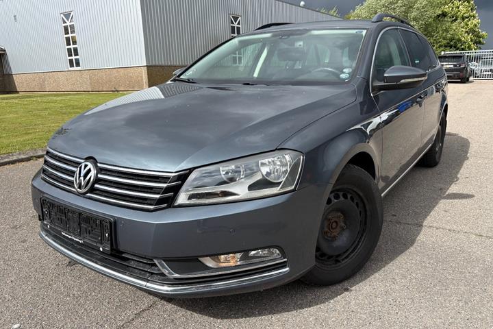 Sort VW Passat fra 2013