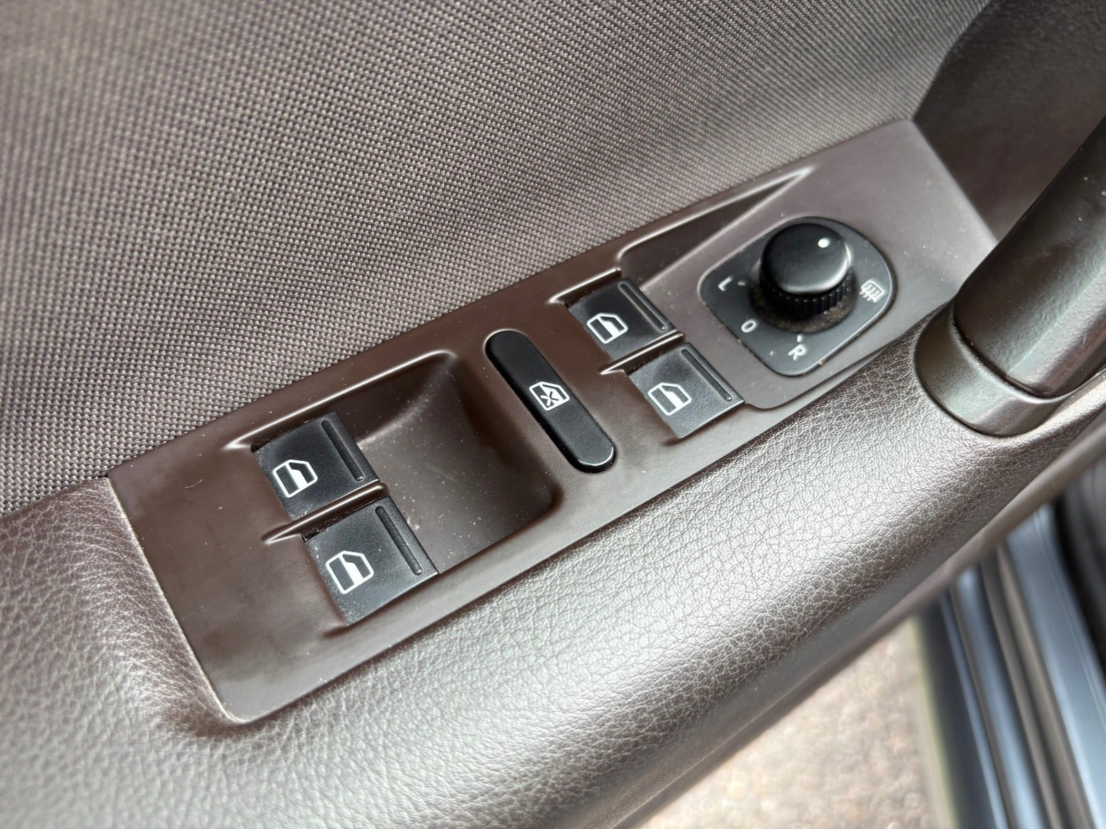 Sort VW Passat fra 2013