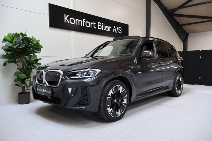 Grå BMW iX3 fra 2022