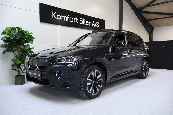 Sort BMW iX3 fra 2023