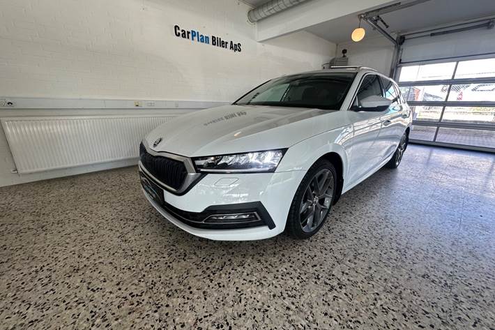 Hvid Skoda Octavia fra 2021