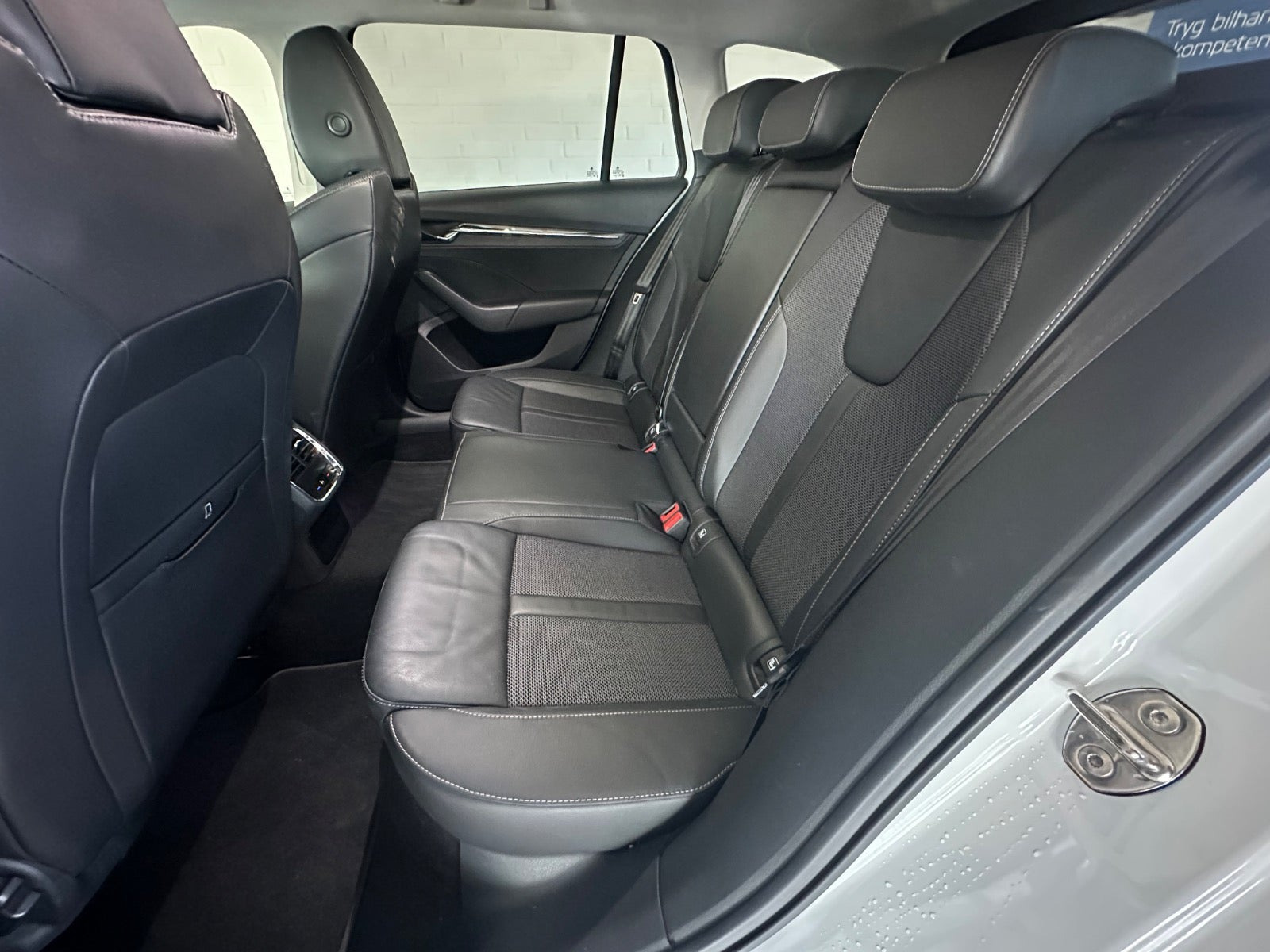 Hvid Skoda Octavia fra 2021